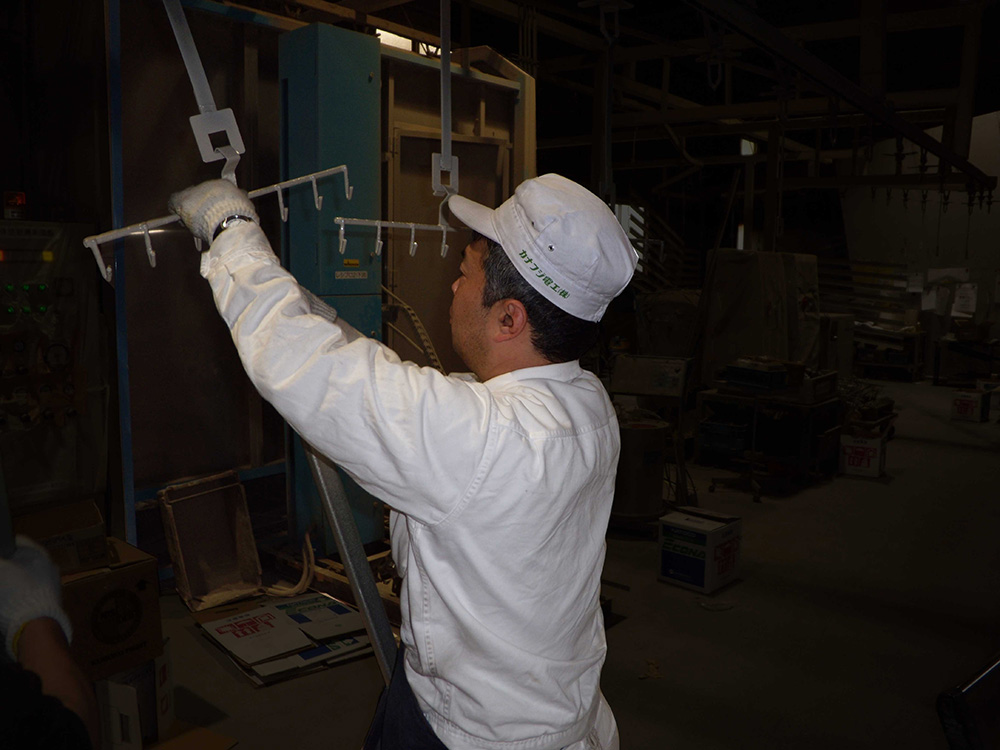 毎日元気いっぱいに働いています。 「私たちの作った製品が世の中のいろいろなところで使われていてとてもうれしいです。」